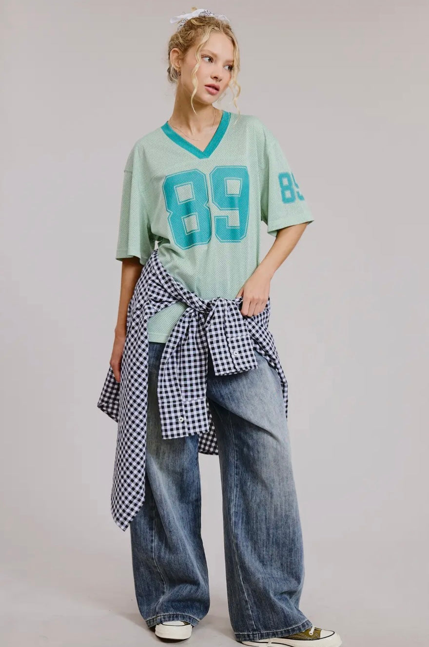 Sporty V Neck Short Sleeve Jersey Top with 89 Graphic Print