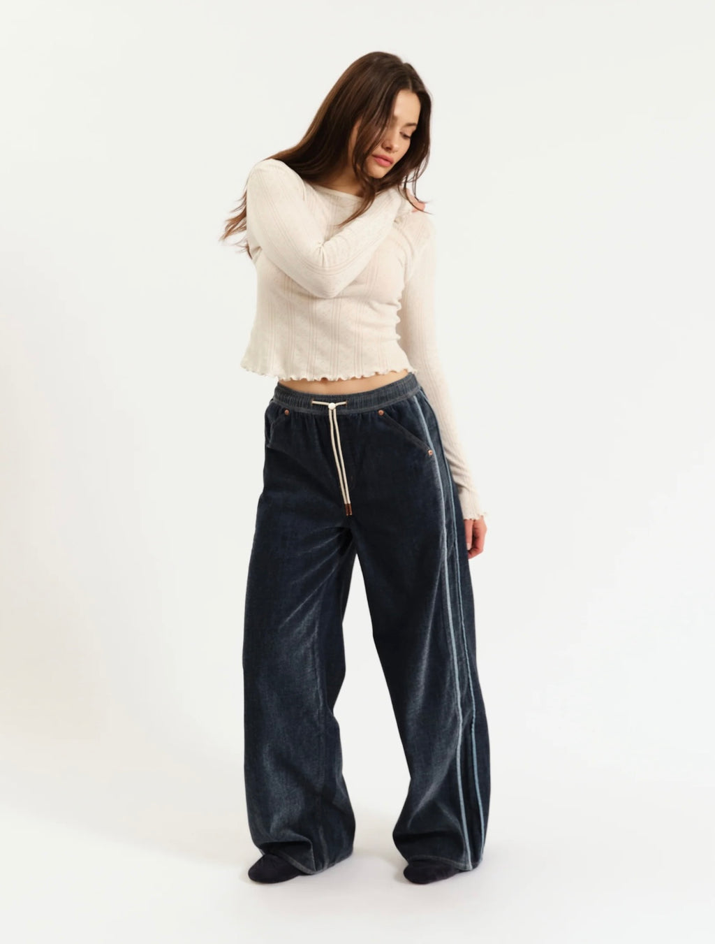 THE COZY JEAN WIDE LEG PULL ON IN SKY WHISPER