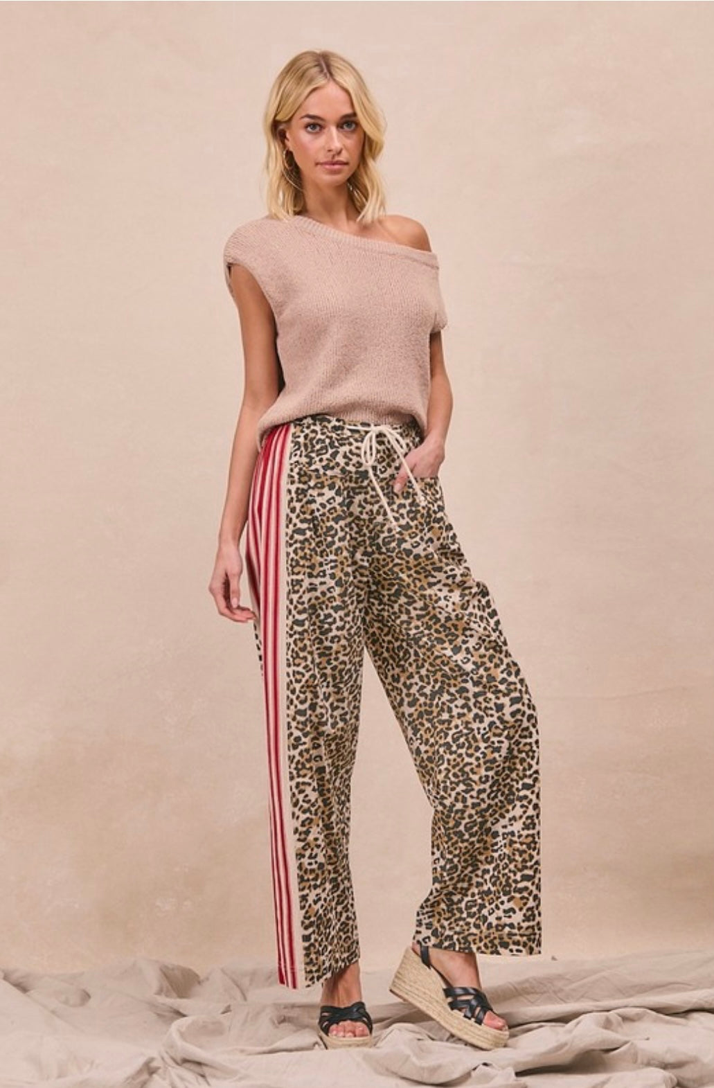 Leopard Print Side Contrast And Tucking Welt Pockets With Detail Drawstring Pant