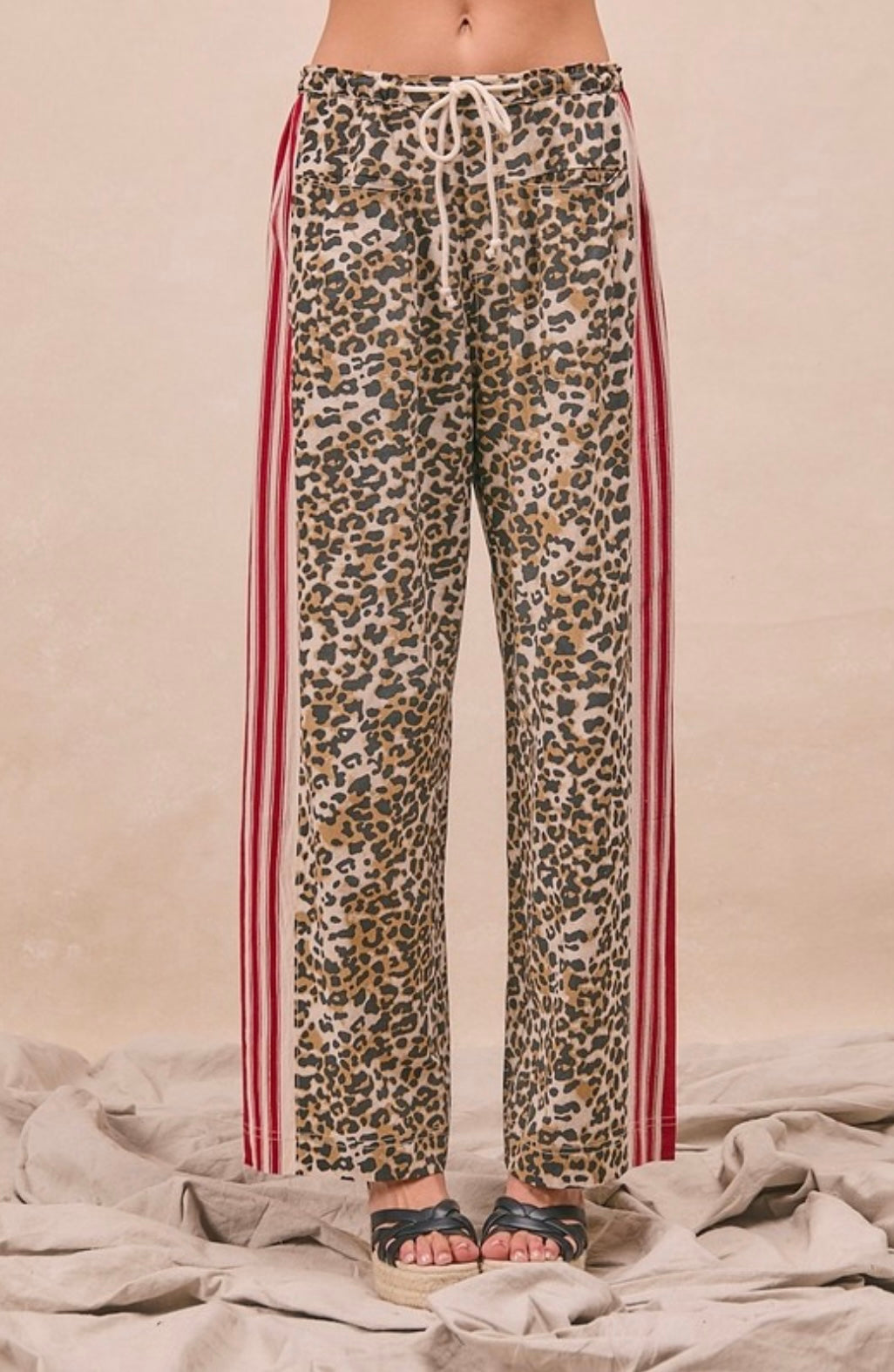 Leopard Print Side Contrast And Tucking Welt Pockets With Detail Drawstring Pant