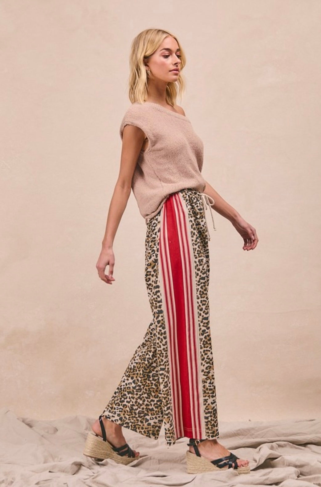 Leopard Print Side Contrast And Tucking Welt Pockets With Detail Drawstring Pant