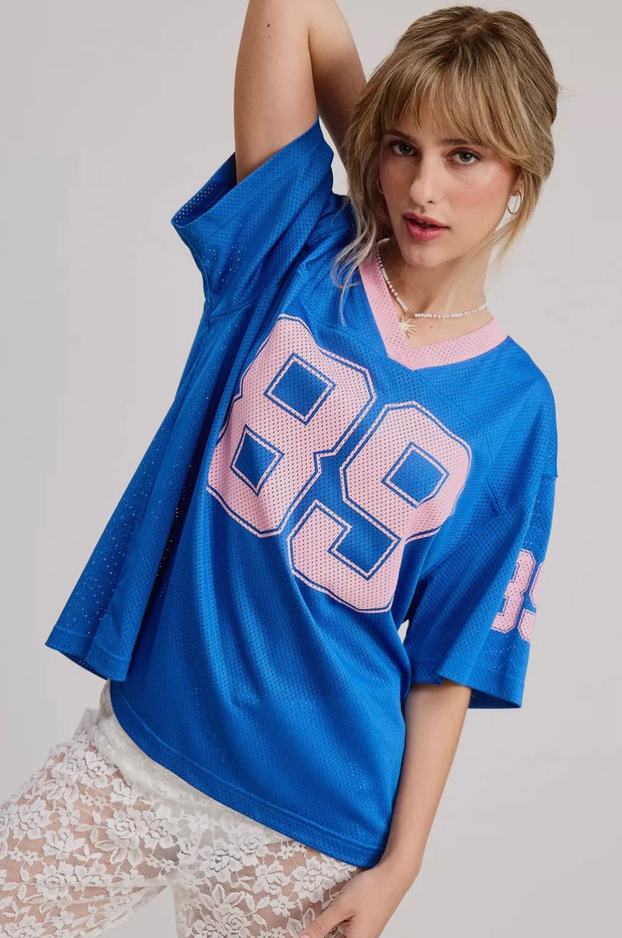 Sporty V Neck Short Sleeve Jersey Top with 89 Graphic Print