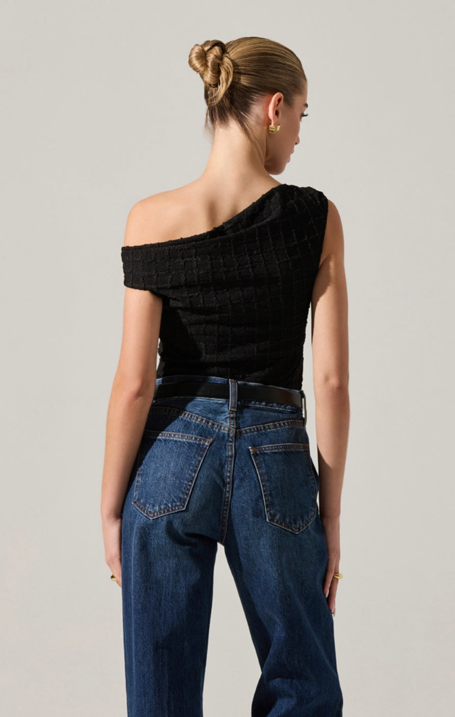 Lindy Textured Off The Shoulder Top