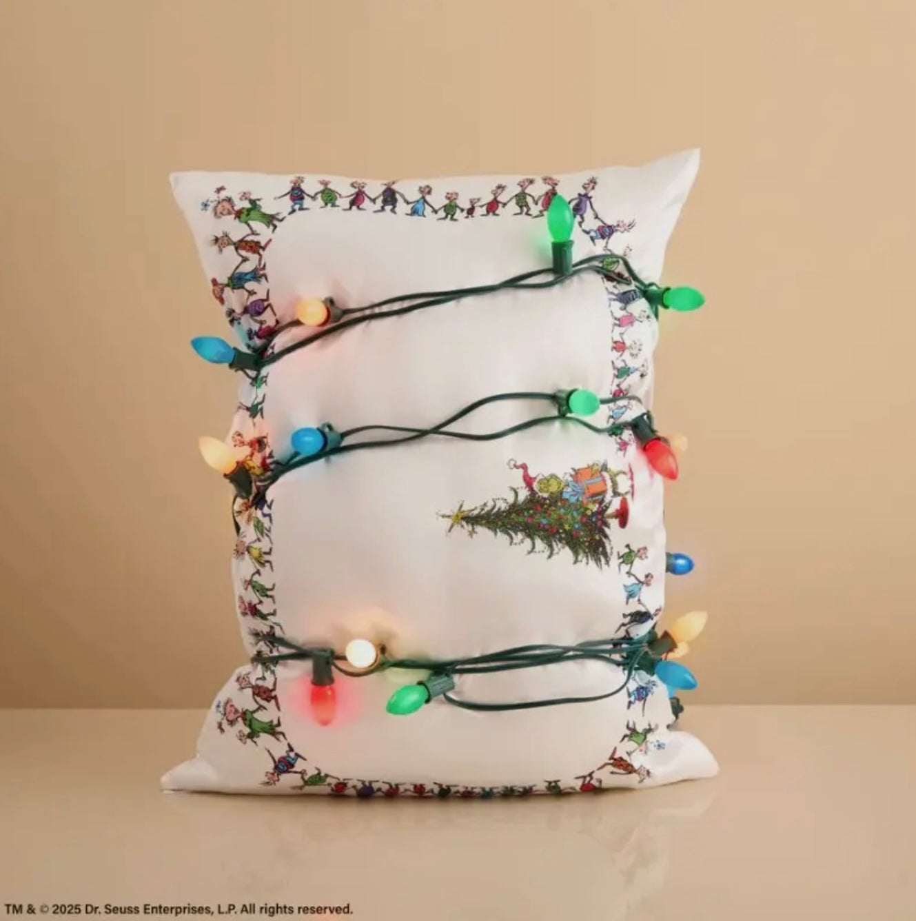 The Grinch x Kitsch Satin Pillowcase in Whoville