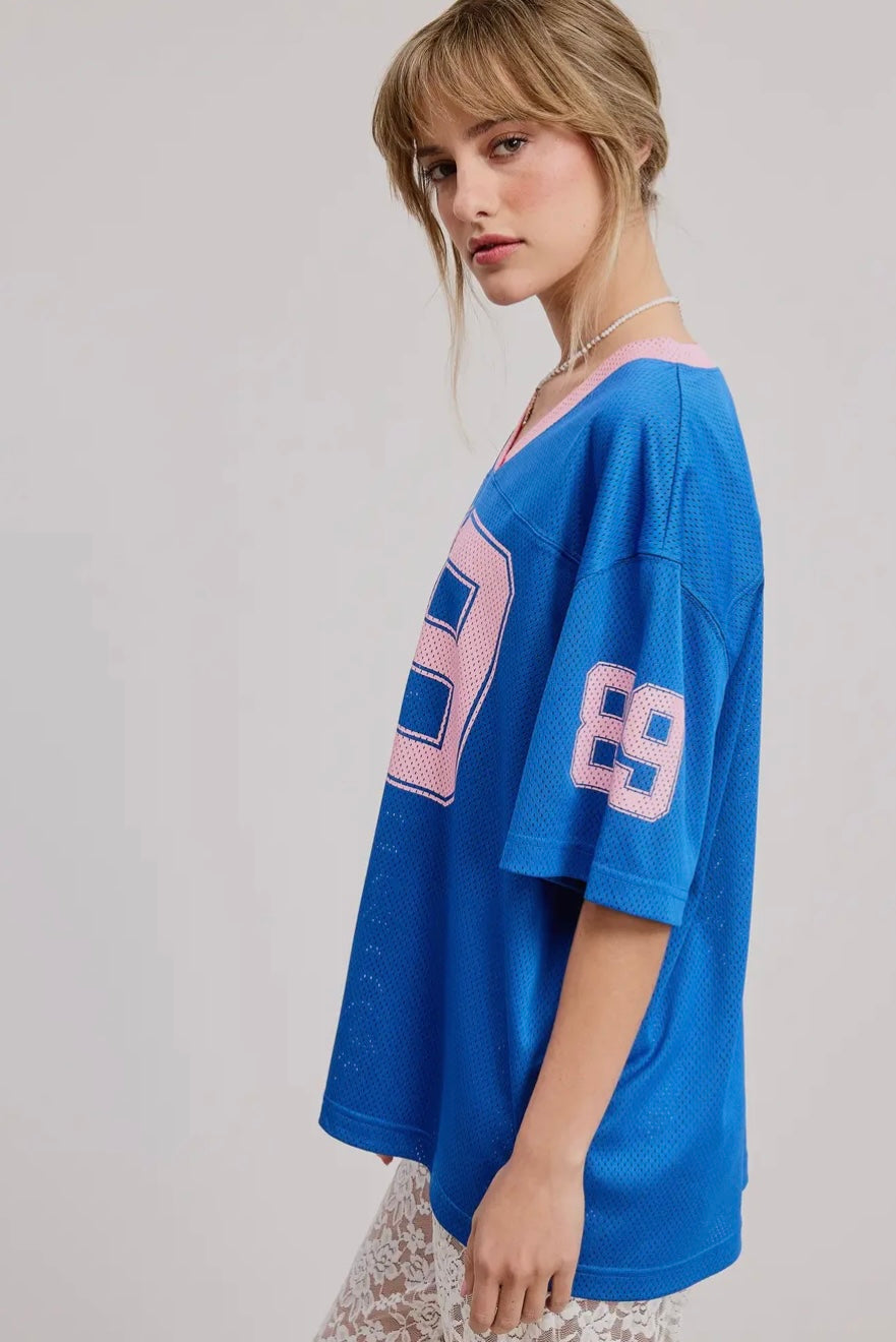 Sporty V Neck Short Sleeve Jersey Top with 89 Graphic Print