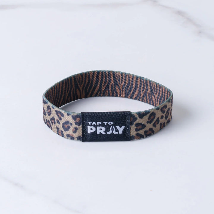 Leopard print wristband with &