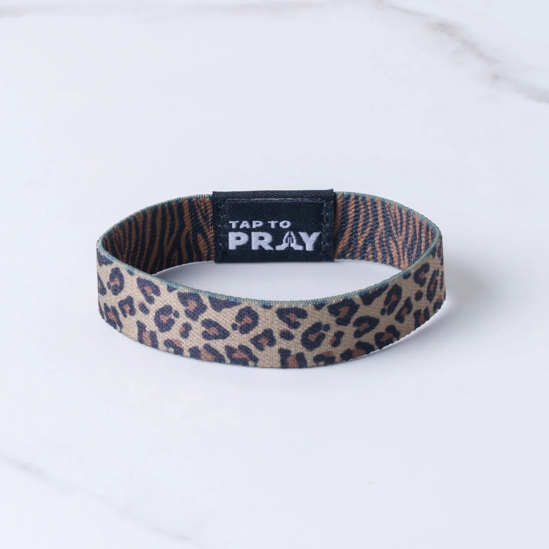 Leopard print wristband with &