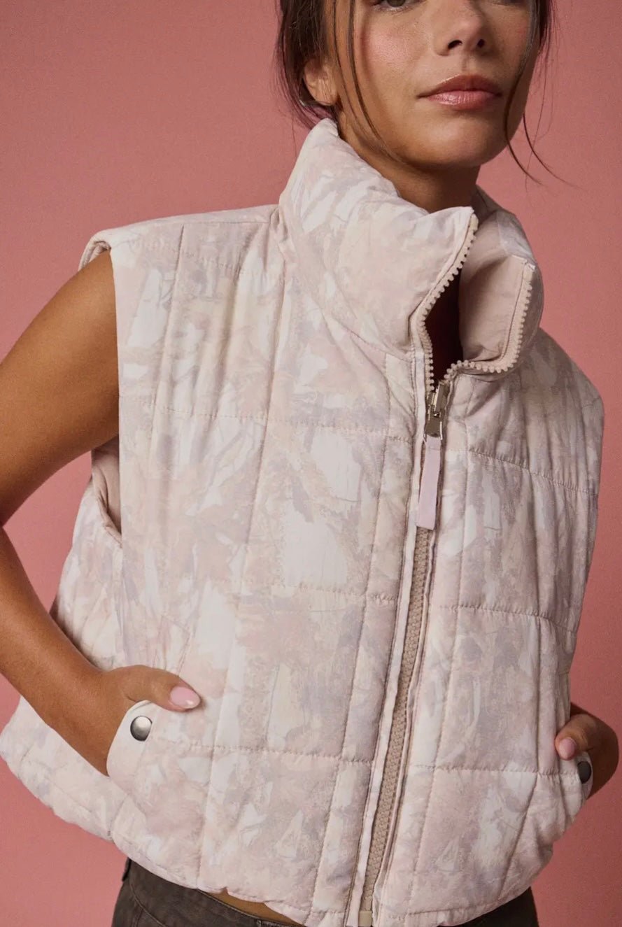 Camo Cropped Puffer Vest - eloise boutique