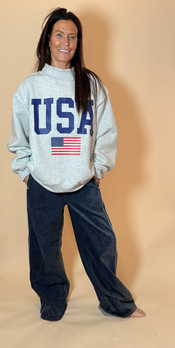 Heritage Reversible Mock Neck Sweatshirt - eloise boutique