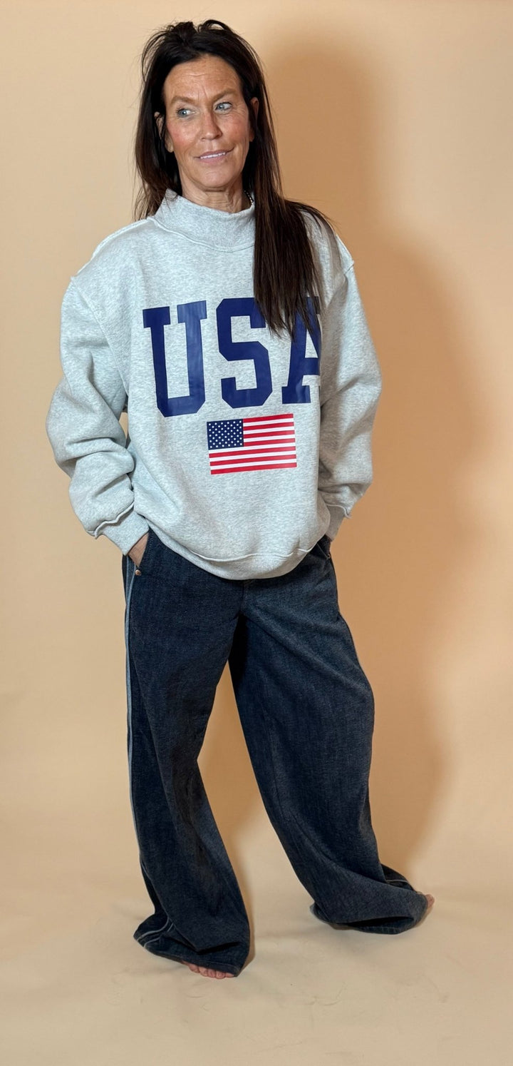 Heritage Reversible Mock Neck Sweatshirt - eloise boutique