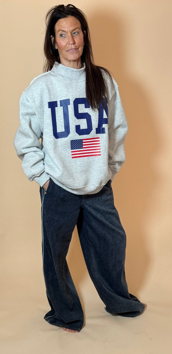 Heritage Reversible Mock Neck Sweatshirt - eloise boutique