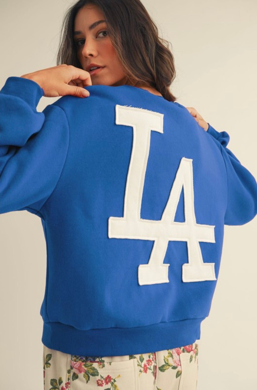 Perfect Fit LA Lettering Sweatshirt - eloise boutique