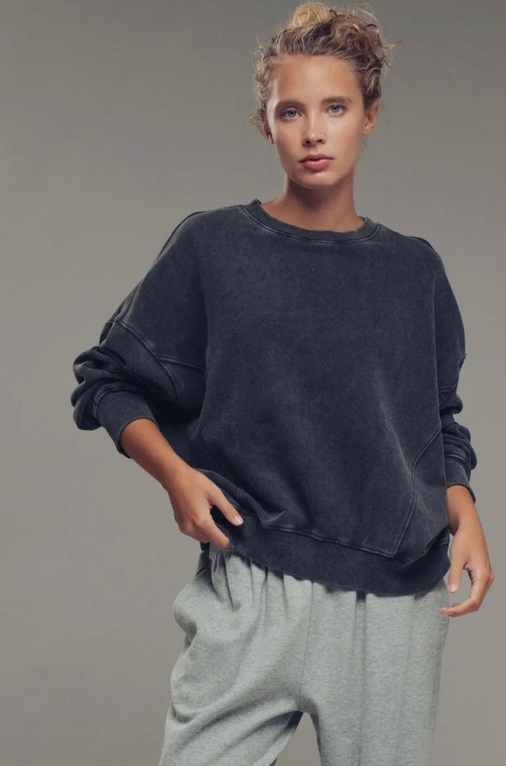 Pigment Washed Relaxed Fit Sweatshirt - eloise boutique