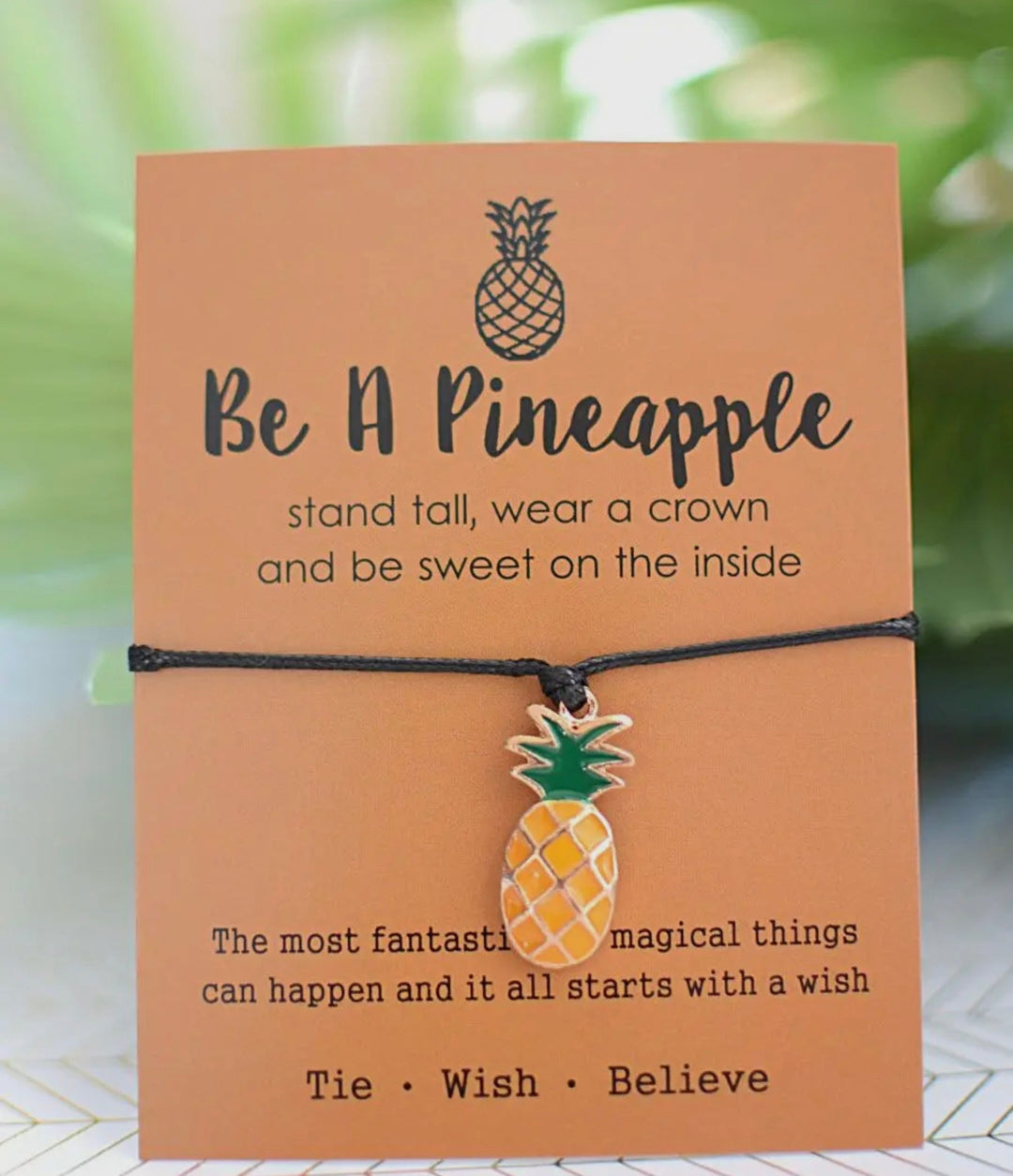 Stand Tall Pineapple Bracelet - eloise boutique